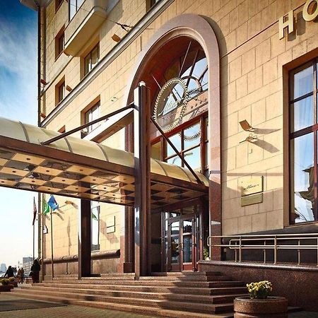 Minsk Hotel Bagian luar foto